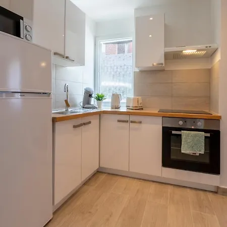 Loc Trotteur Le Safran F2 Grand Confort, Gare Sncf De * 卢德