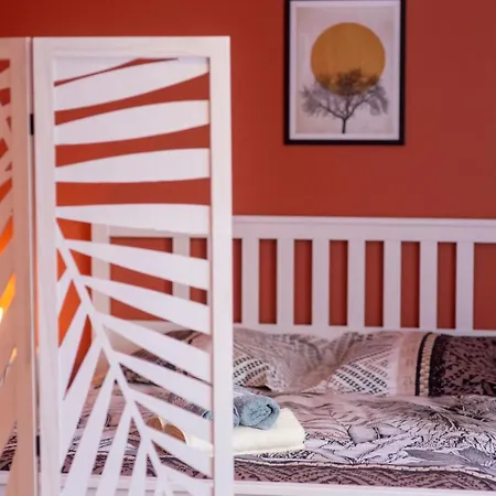 Loc Trotteur Le Safran F2 Grand Confort, Gare Sncf De