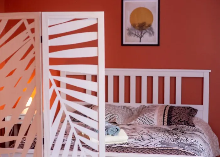 Loc Trotteur Le Safran F2 Grand Confort, Gare Sncf De