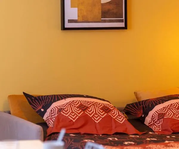 Loc Trotteur Le Safran F2 Grand Confort, Gare Sncf De Lourdes